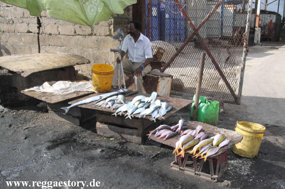 Zanzibar - Stone Town - Fischmarkt Dhauhafen