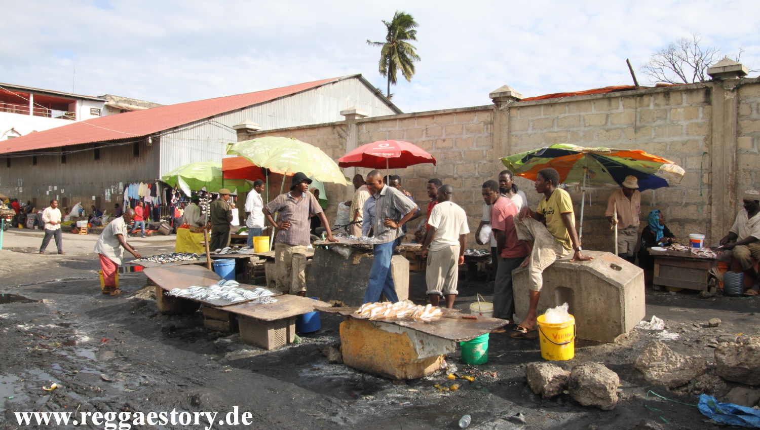 Zanzibar - Stone Town - Fischmarkt Dhauhafen