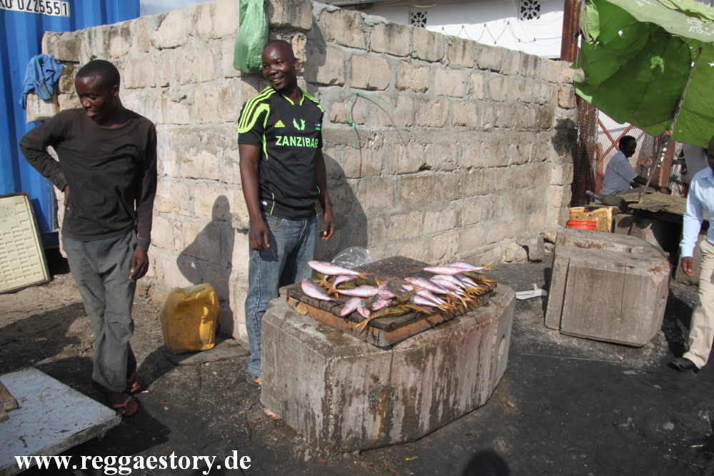 Zanzibar - Stone Town - Fischmarkt Dhauhafen