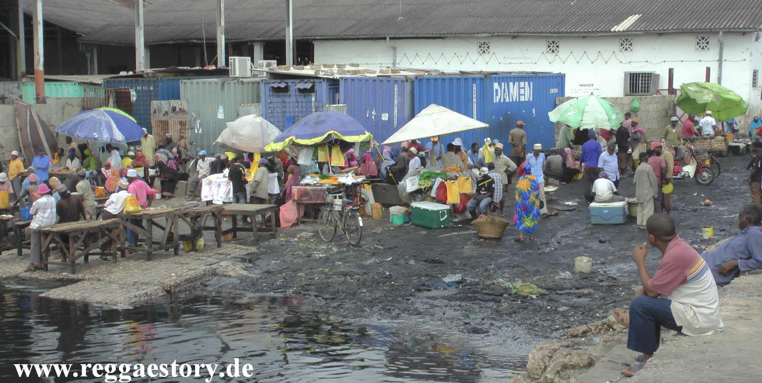 Zanzibar - Stone Town - Fischmarkt Dhauhafen